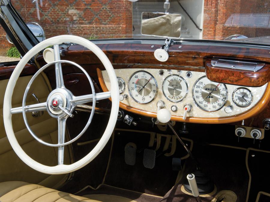  Mercedes-Benz 540K Cabriolet A 1937 года  (фото 8 из 27)